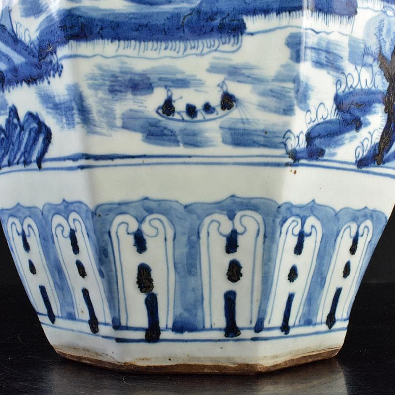 中国　大清乾隆年製款　青花　山水人物文　八角面取瓶　M　R7289B