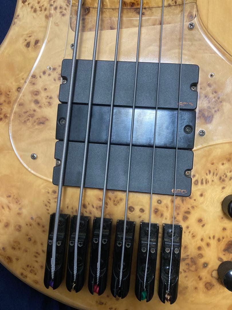 6弦ベース EMG45TW搭載