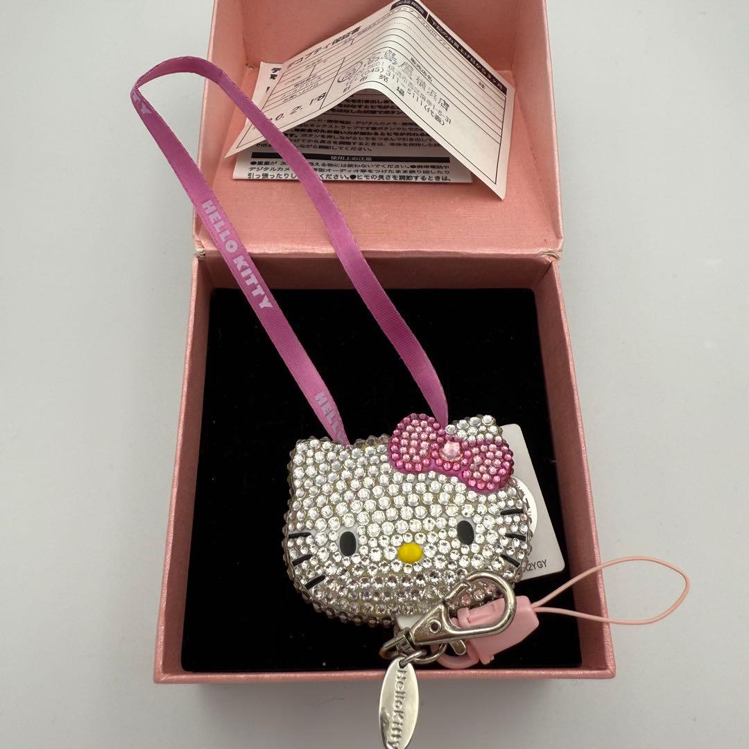 キティ スワロフスキー 収納式ネックストラップ