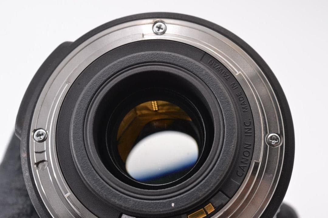 キャノン　Canon EF-S 18-135mm F3.5-5.6 IS