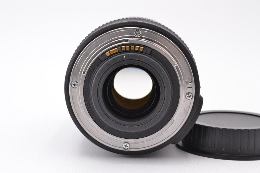 キャノン　Canon EF-S 18-135mm F3.5-5.6 IS