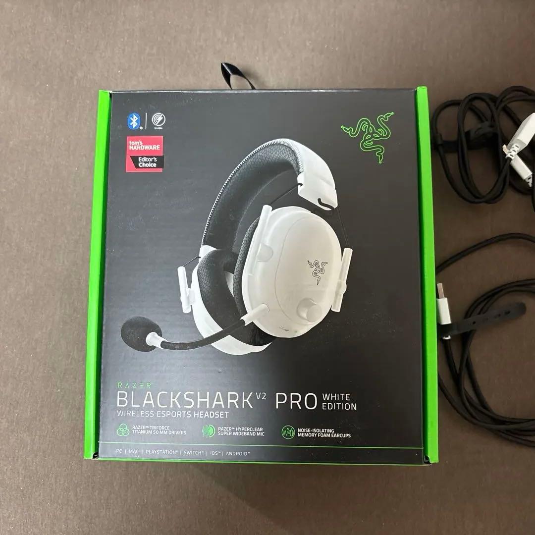 ヘッドホン Razer BLACKSHARK V2 PRO WHITE EDITION