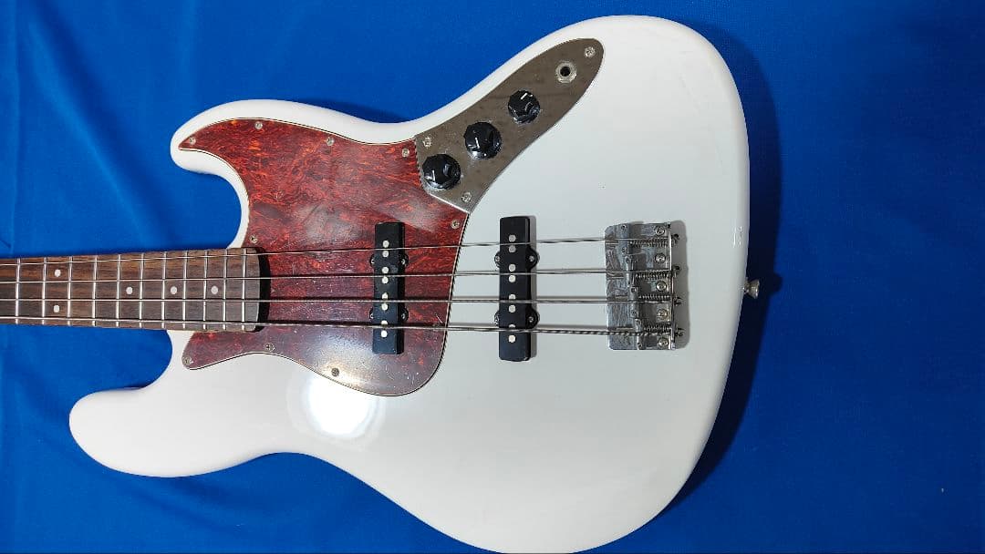 FERNANDES ジャズベース ホワイト