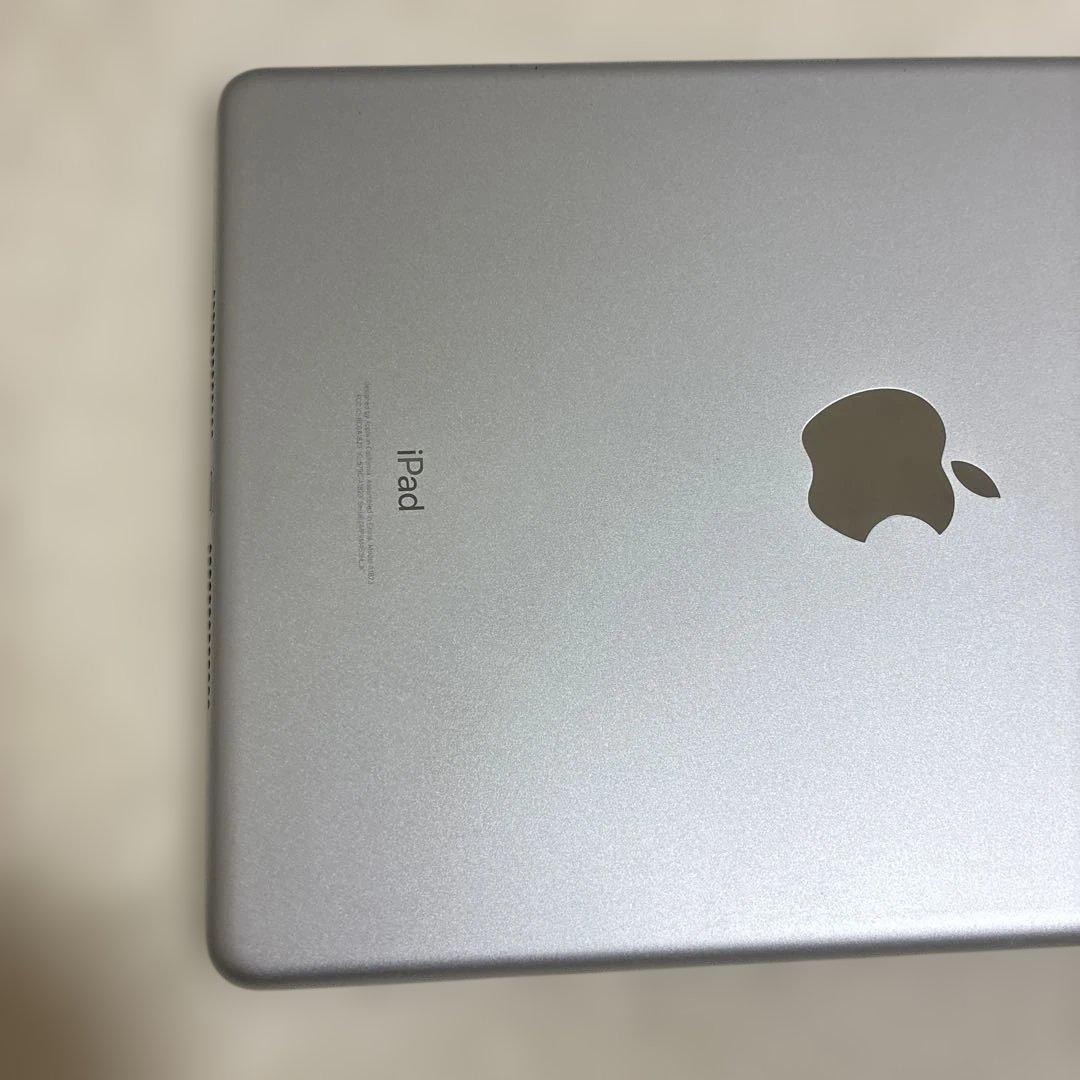 Apple iPad 第五世代2017年モデルシルバー