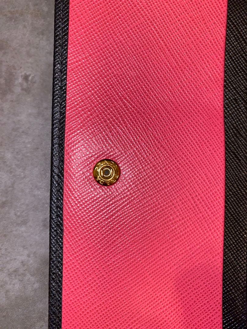 PRADA プラダ　二つ折り財布