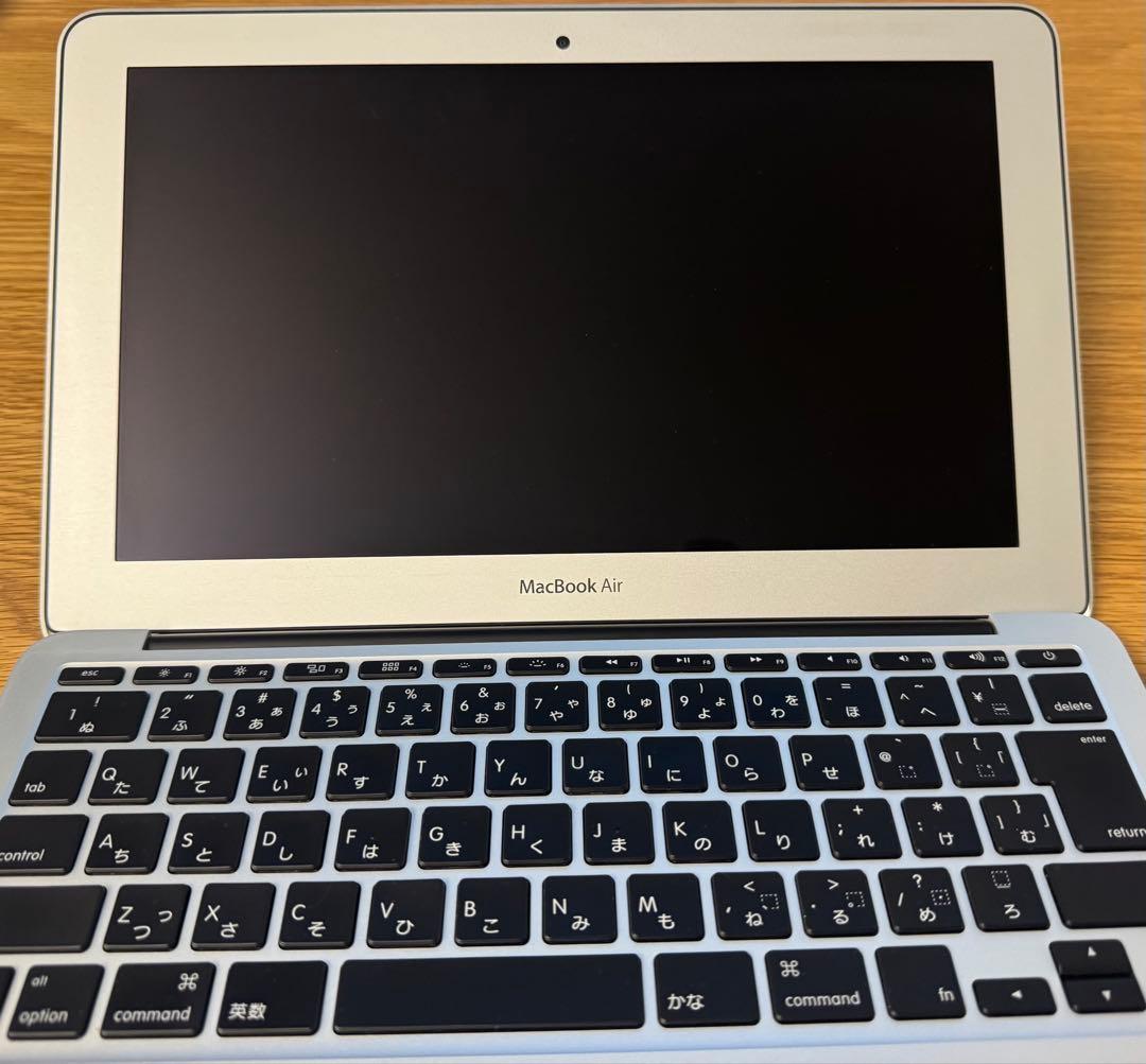 Apple MacBook Air 11インチ　充電器付き