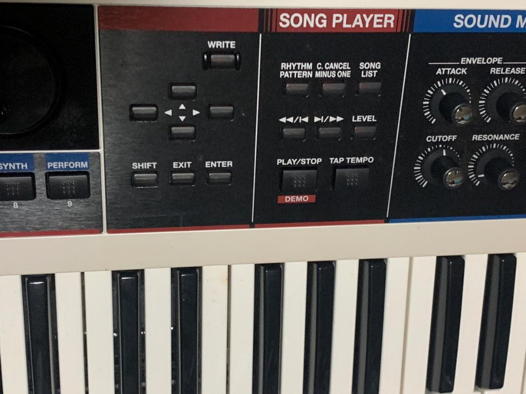 Roland Juno-Diシンセサイザー 61鍵盤 純正ケース付属