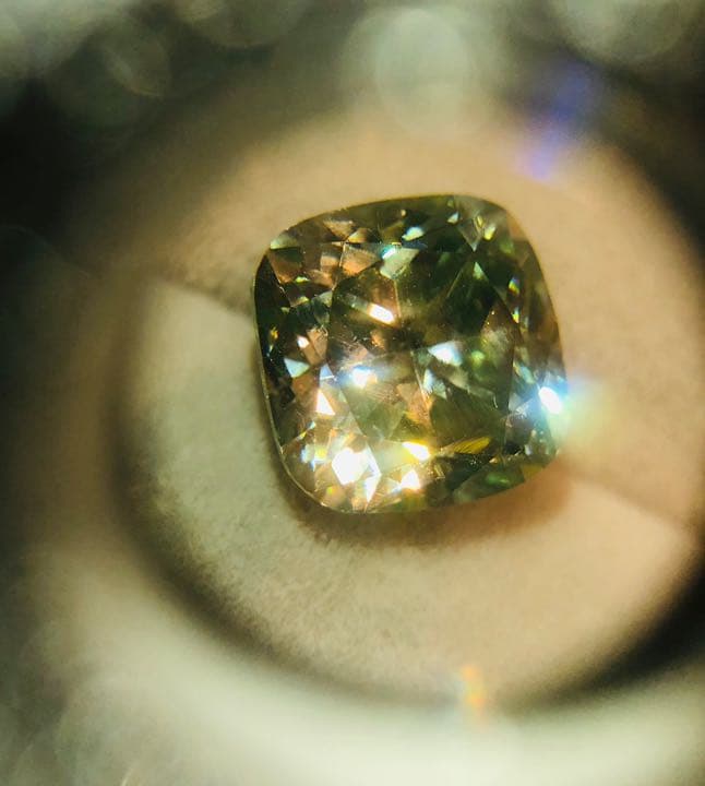 モアッサナイト　ルース　4.30カラット