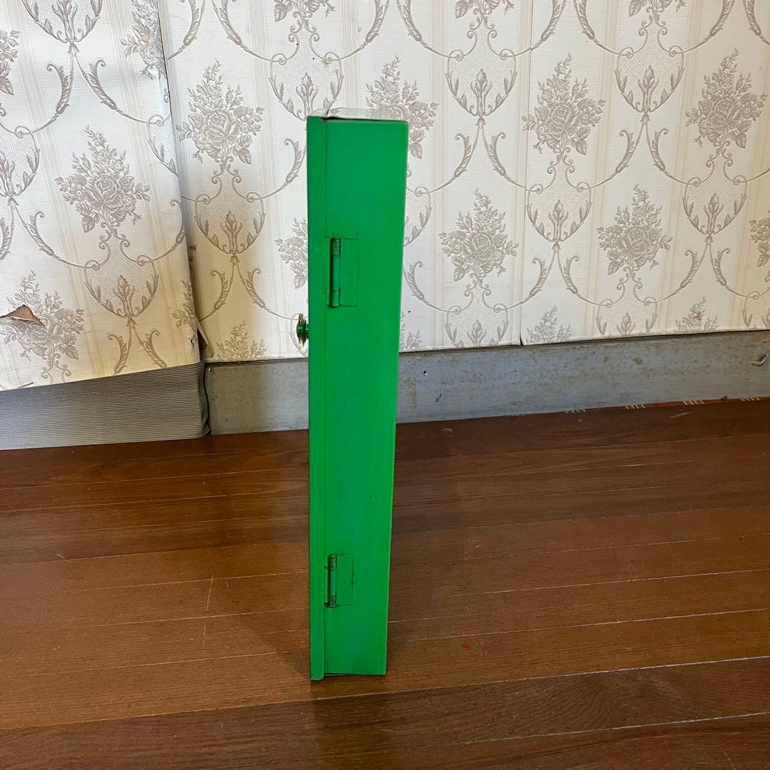 【アンティーク】スチール製 鏡付き 鍵保管庫 キーボックス ノベルティ 古道具