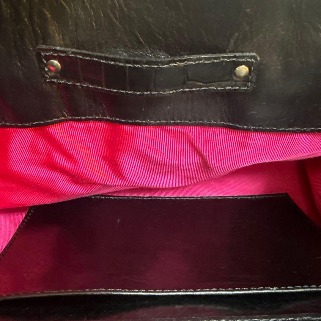 クロコダイル 調の型押し　ハンドバッグ　黒