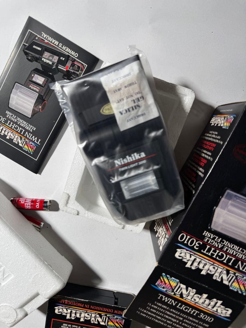 Nishika N8000 3D カメラ マニュアルビデオ ストロボ付き