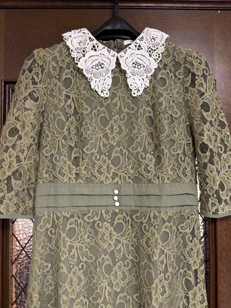 【LEJA】レースビッグカラー花柄刺繍ウエストマークロングフレアドレスワンピース