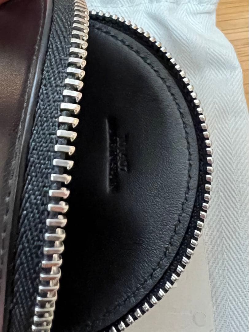 値下げ　【正規品】ロエベ ケース 黒【箱、巾着、バーコード付き】