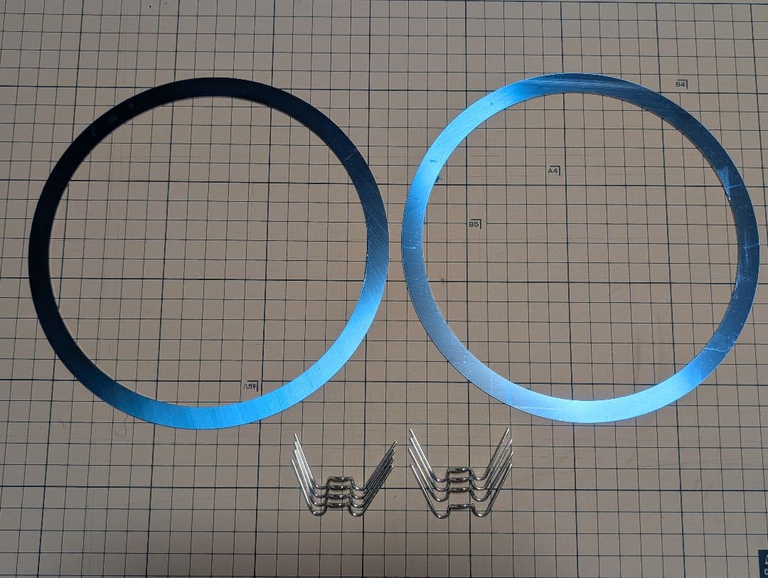 【バグジー】ヘッドライト用シム2枚と固定バネ8個セット