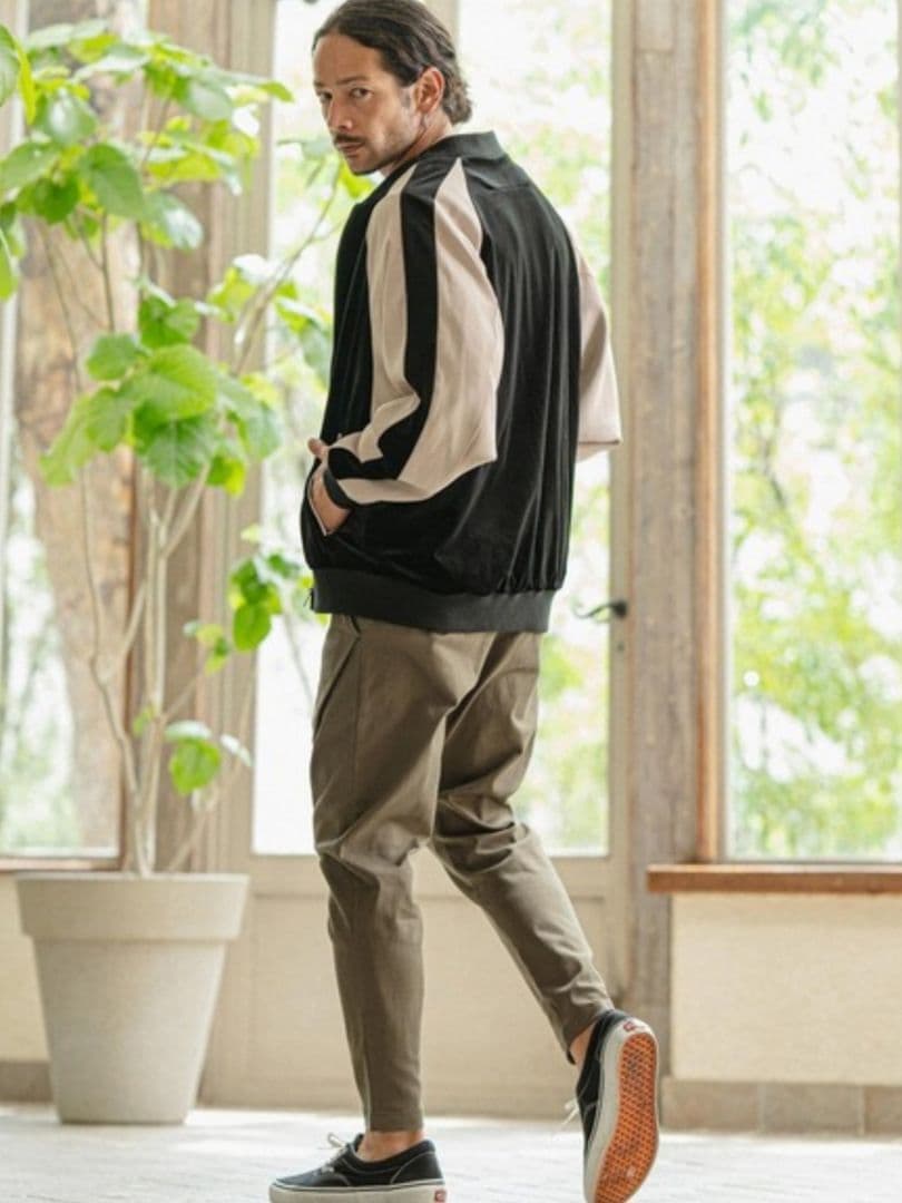 CAMBIO サルエルテーパードパンツ オリーブ色