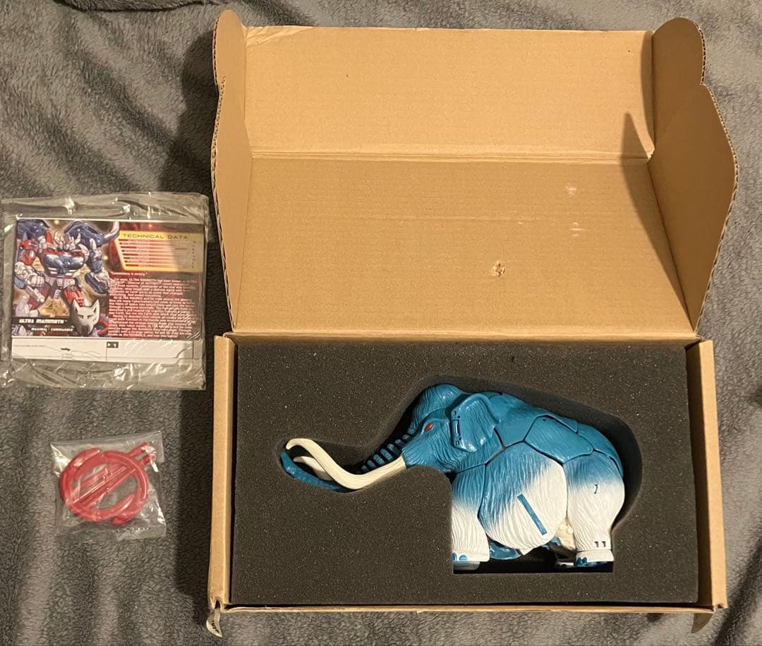 ULTRA MAMMOTH ウルトラマンモス トランスフォーマー