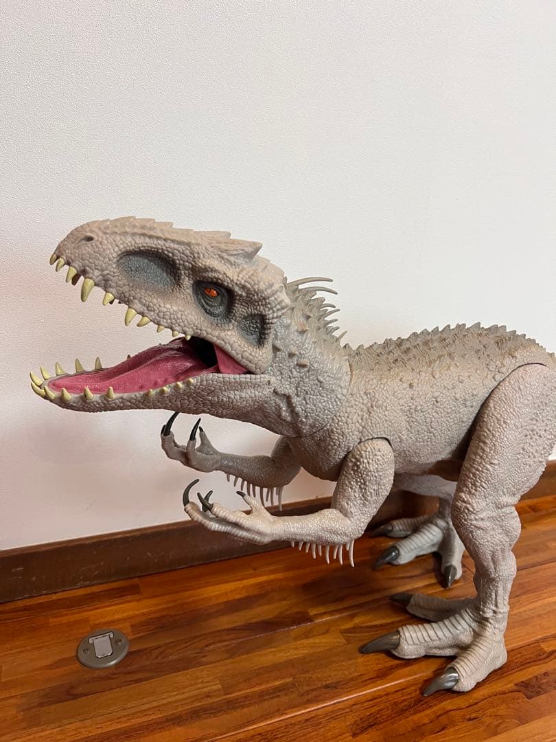 恐竜フィギュア (インドミナスレックス)グレー 大きいサイズ