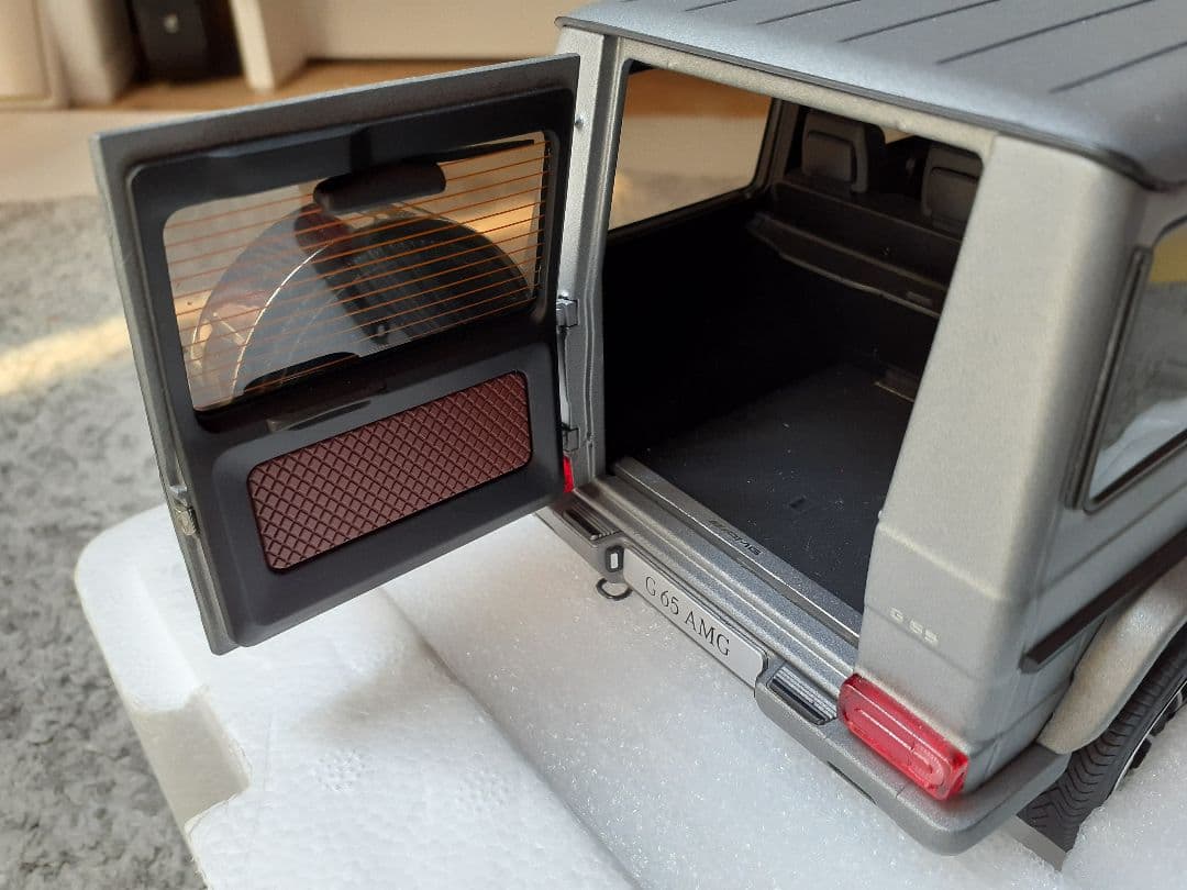 Almost Real メルセデス・ベンツ G65 AMG 1/18