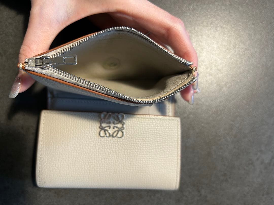 く*ろ様 LOEWE 三つ折り財布