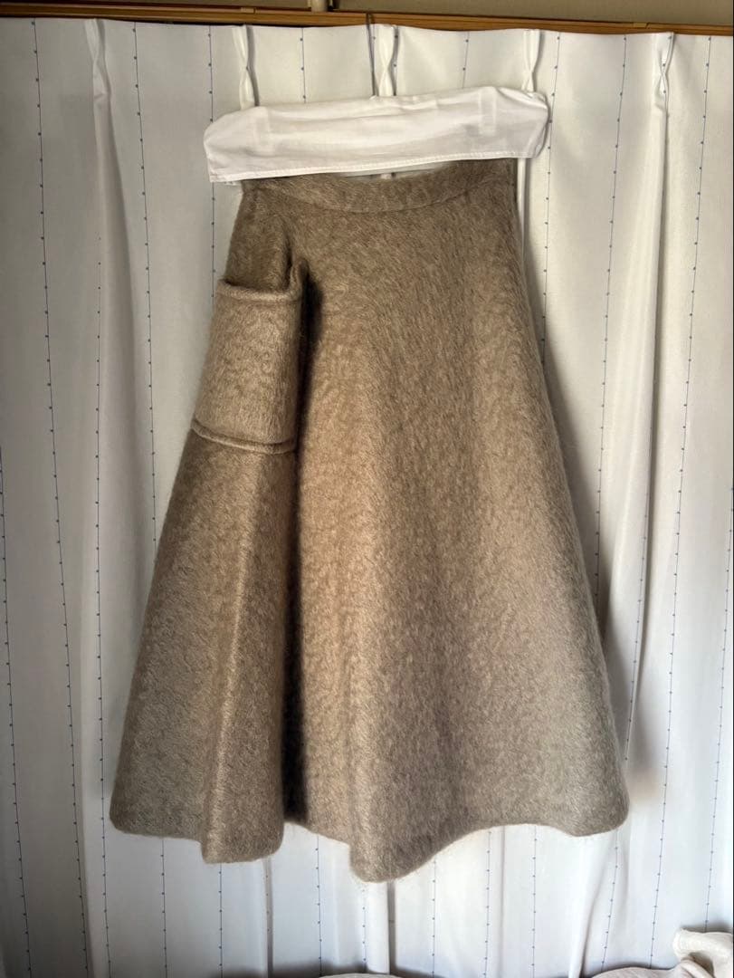 新品未使用　メゾンマルジェラ　ベージュ フレアスカート