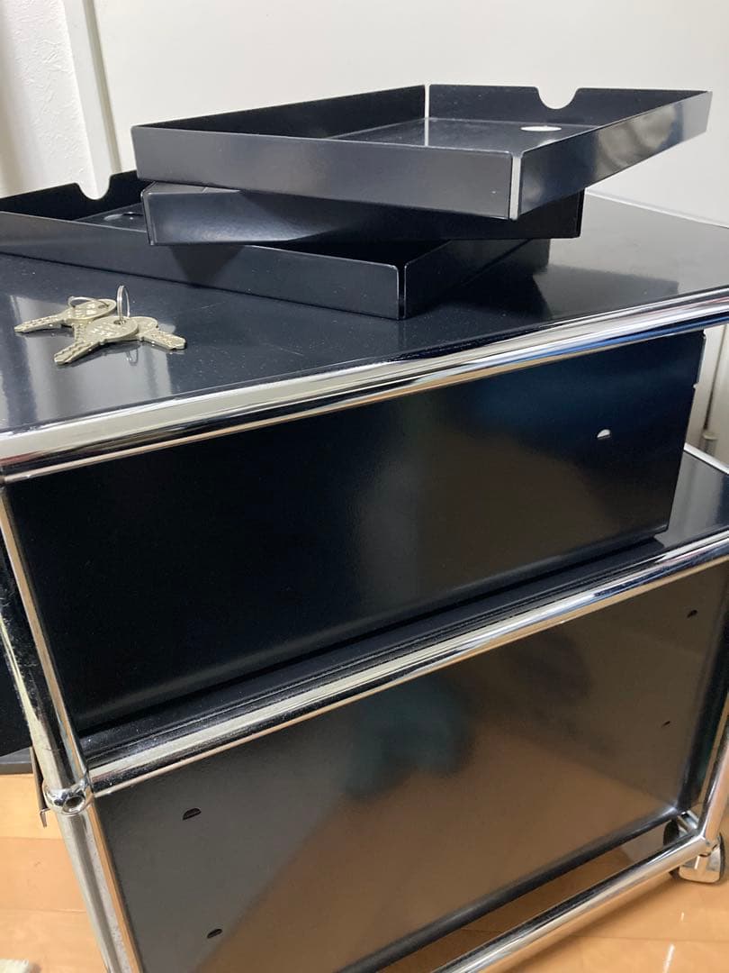 値下げ！スイスUSM社のモジュラー収納システムシリーズ　美品ブラックのワゴン