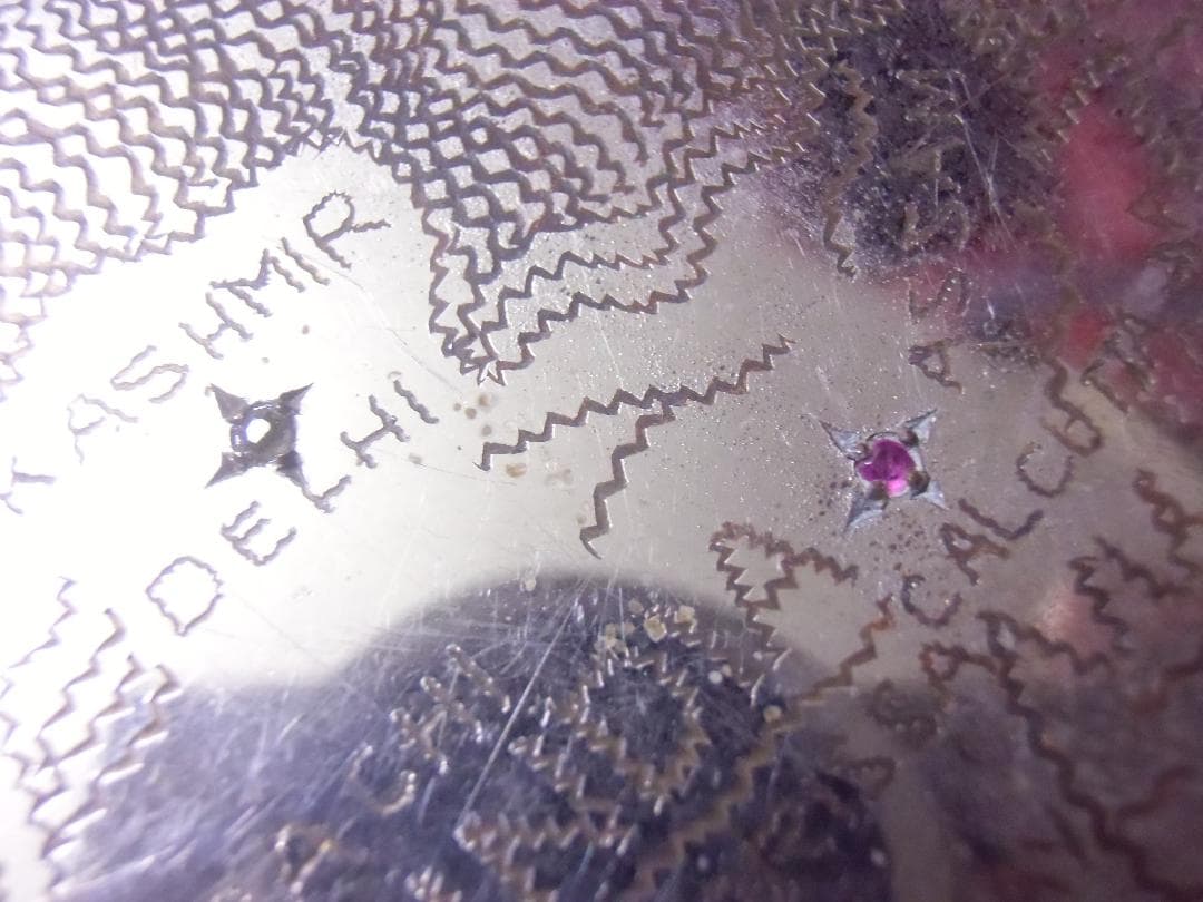 ★アメリカ軍＊ＣＢＩ＊銀張り製＊総彫りシガレットケース（実物）