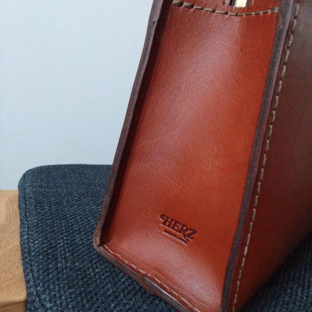 HERZ あおりポケット二本手ビジネスバッグ М チョコ