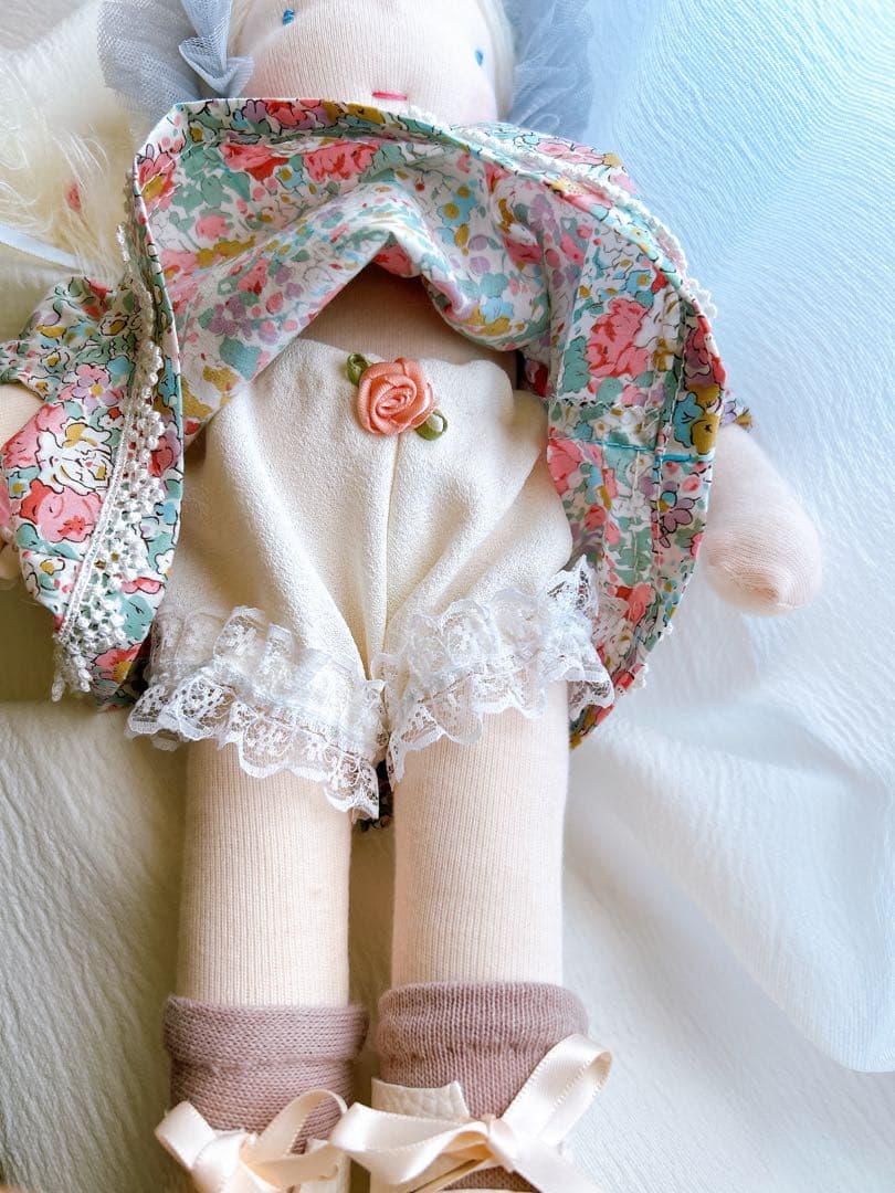 ウォルドルフ人形　白い髪の女の子