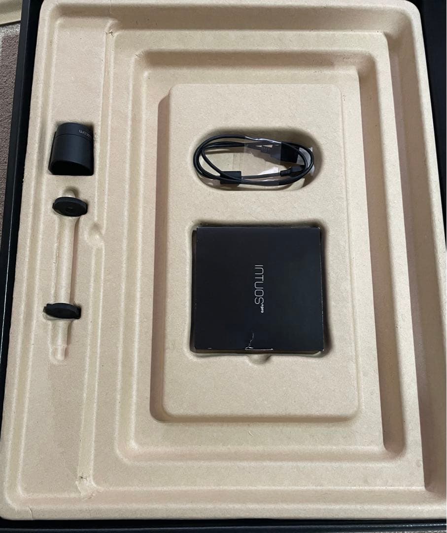 ワコム ペンタブレット intuos pro Large （PTH-851）