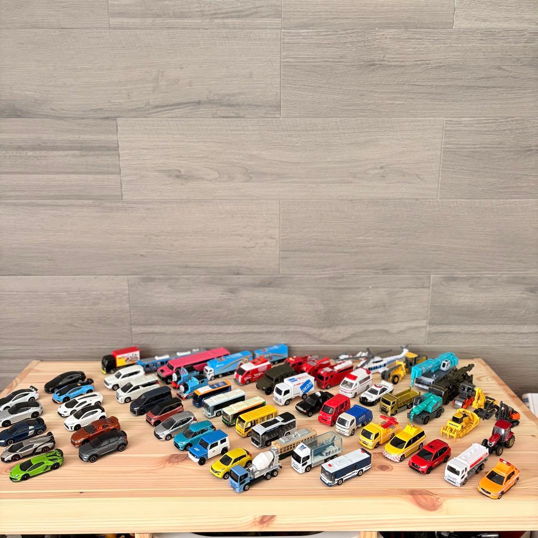 トミカ　まとめ売り　62台