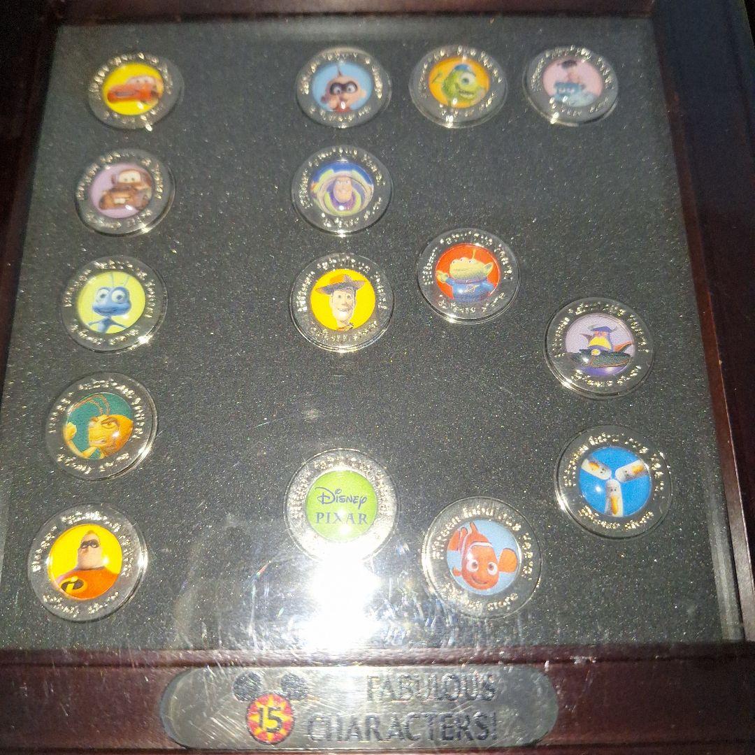 レア　ディズニーストア　コレクタブルカフスボタン　フルセット