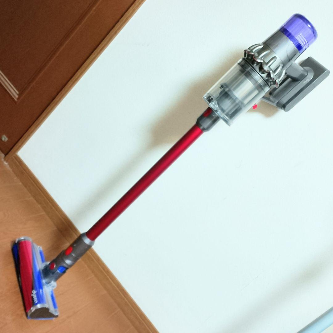 Dyson　V11 fluffy　SV14　ハンディーサイクロン掃除機