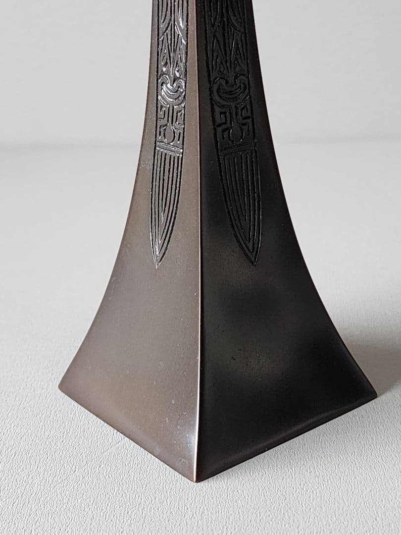 釜師 吉羽 與兵衛　唐金四方耳付花入 共箱　茶道具