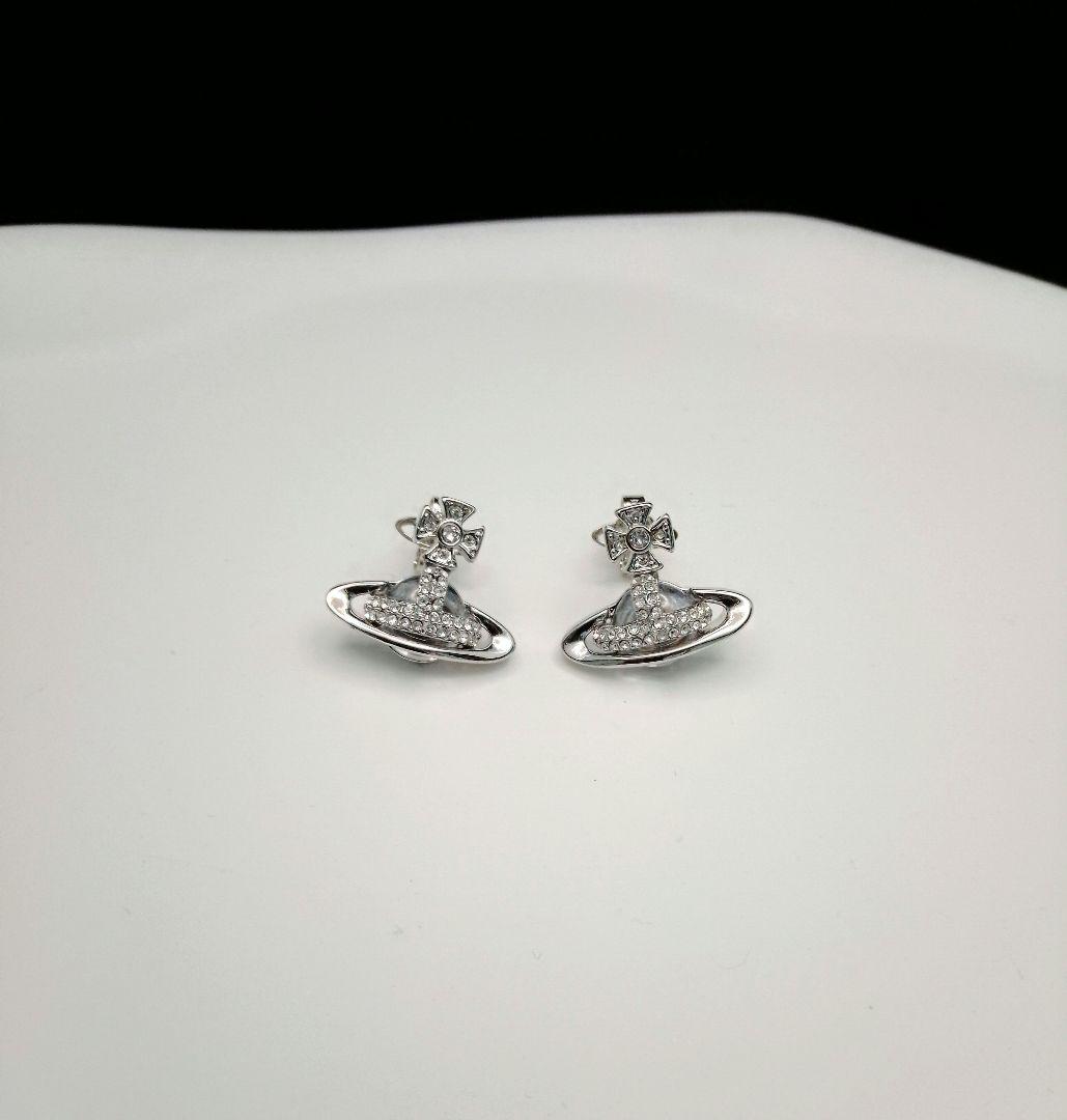 ヴィヴィアン　オーブ　ピアス