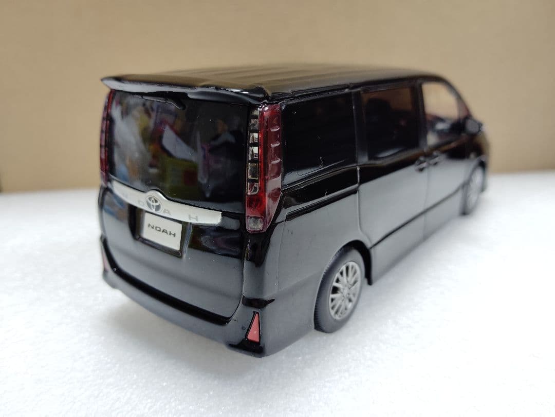 トヨタ ノア Si 80前期型 カラーサンプルミニカー 非売品 202