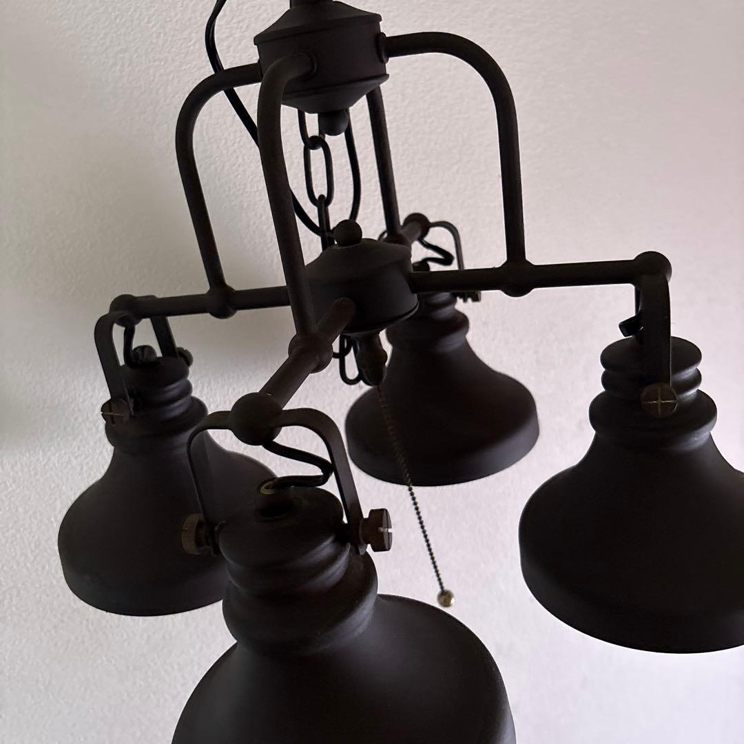 ブラックメタル4灯シャンデリア