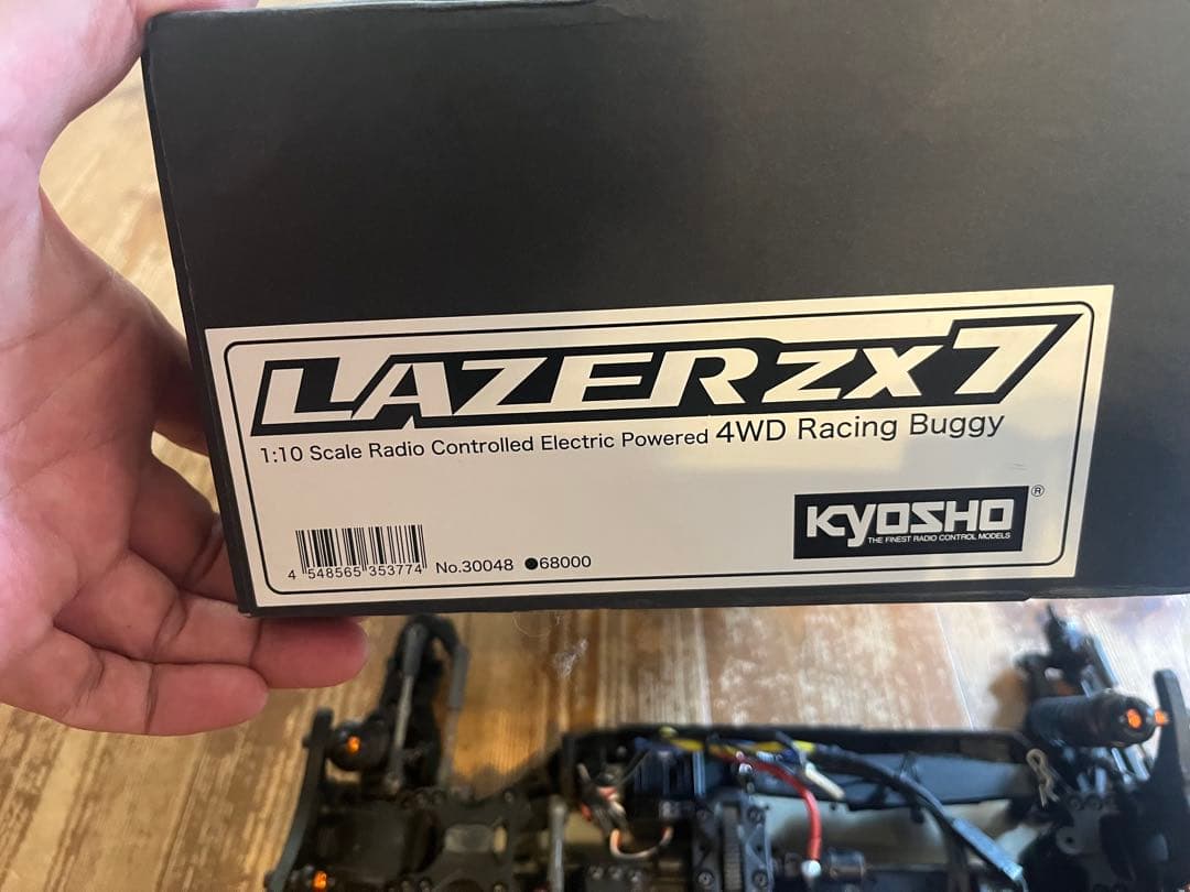 Kyosho Lazer ZX7 1:10 4WD バギー