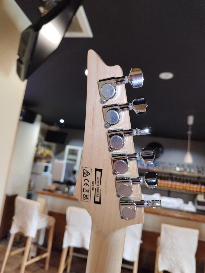 エレキギター ブラック ボリューム・トーン付き