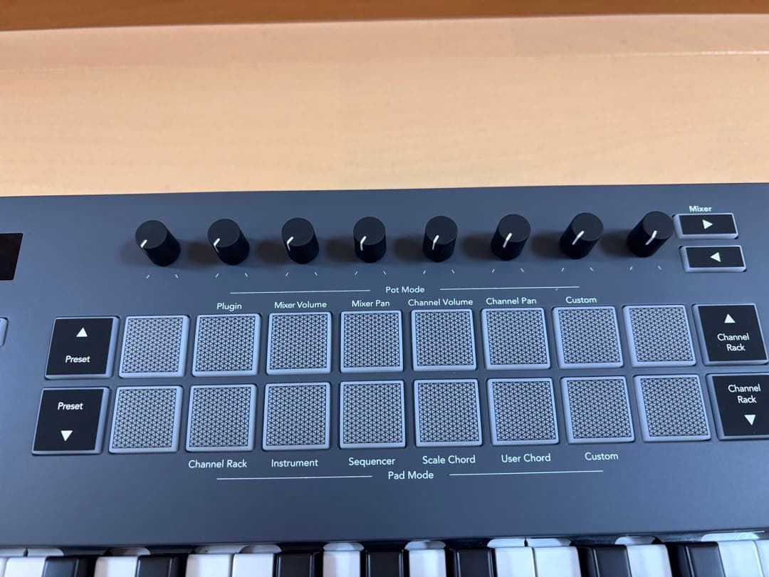 NOVATION FLkey 37 MIDIキーボード