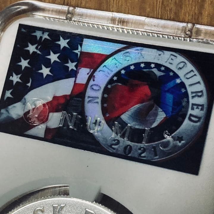 トランプ大統領　1オンス　スラブ入り銀貨　ノーマスク