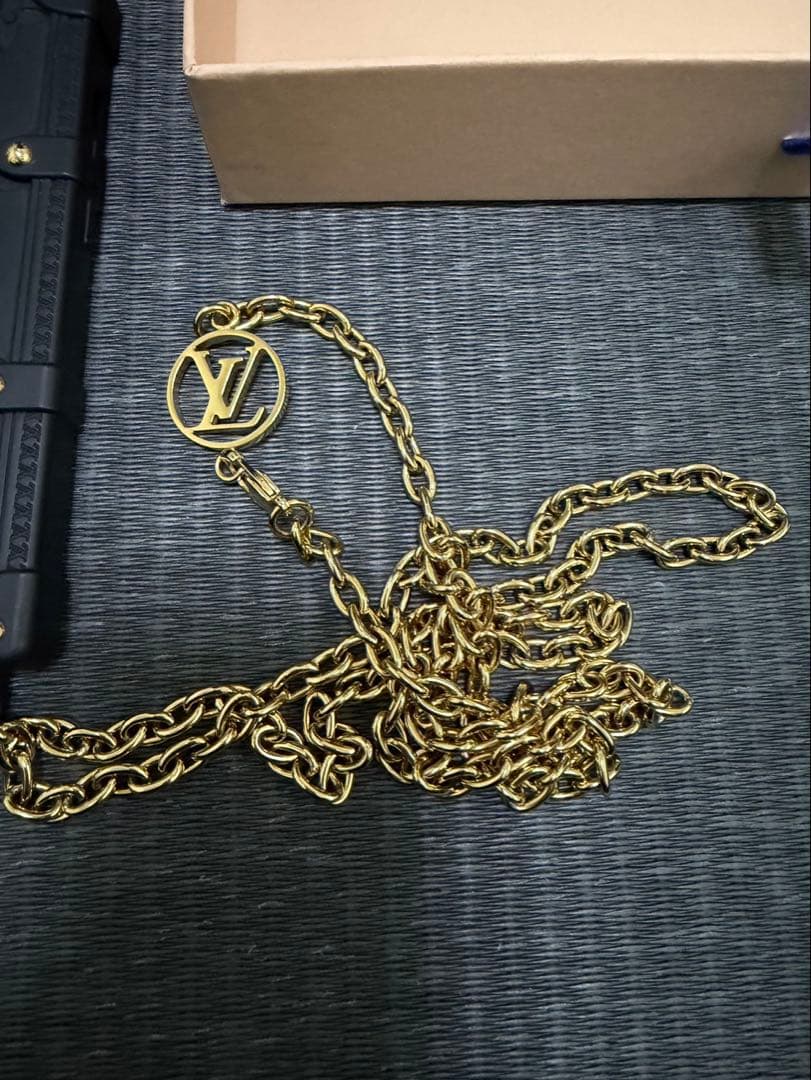 ルイヴィトン iphone ケース 14pro チェーン