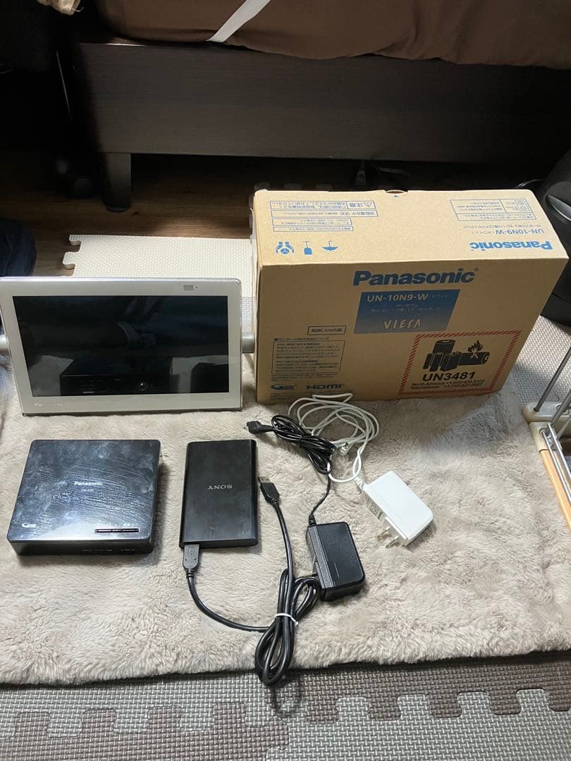 Panasonic UN-10N9-Wポータブルテレビ