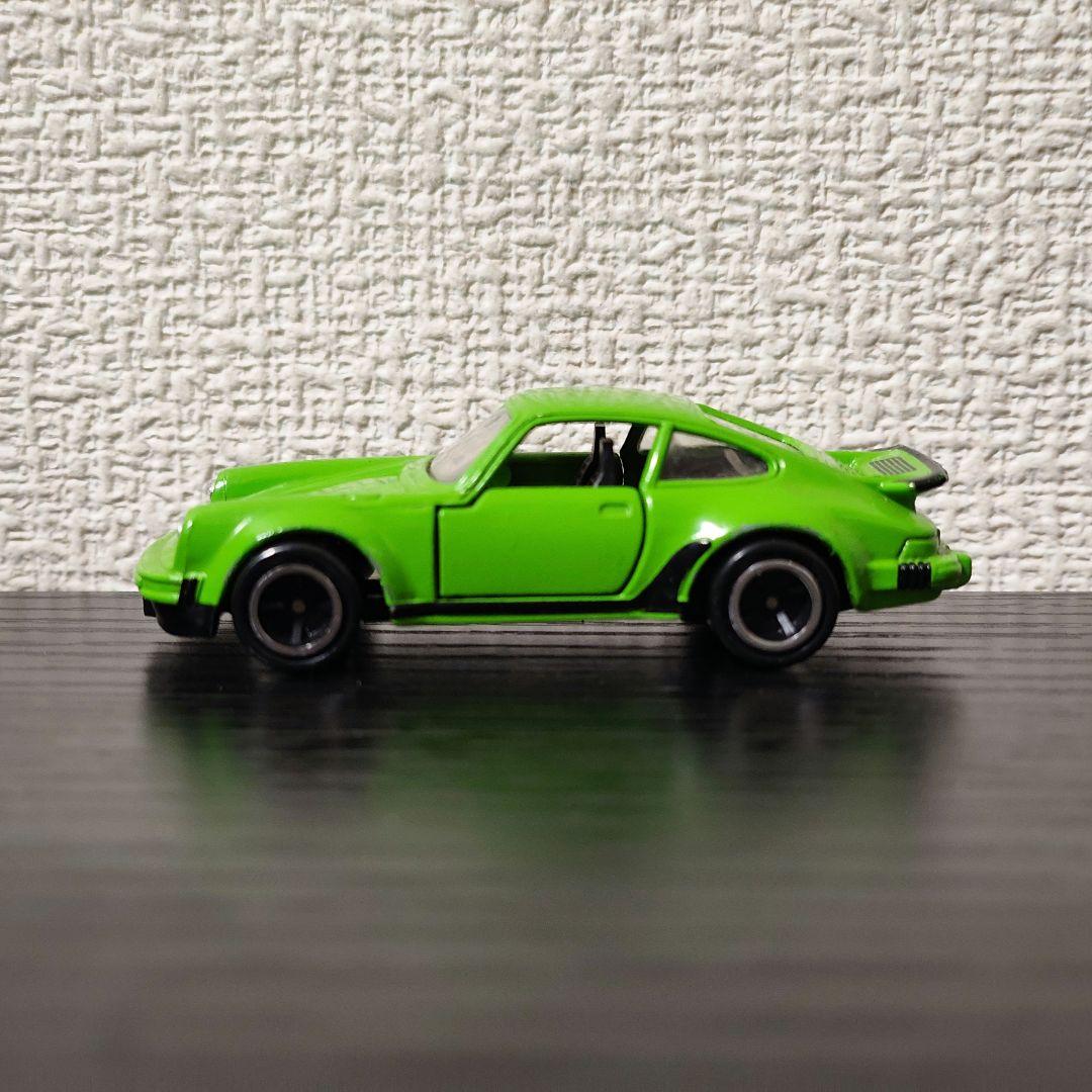 TOMICA　トミカ　ポルシェ　ターボ930ターボ　緑色　箱付き