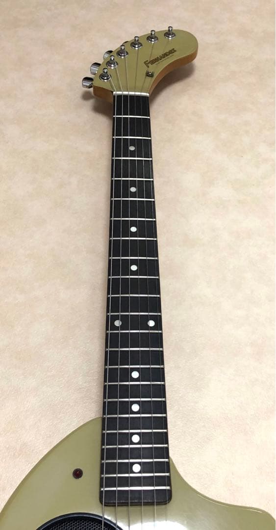 【ケース付き】ZO-3 グレー アンプ内蔵ミニギター ヘッドフォン端子付