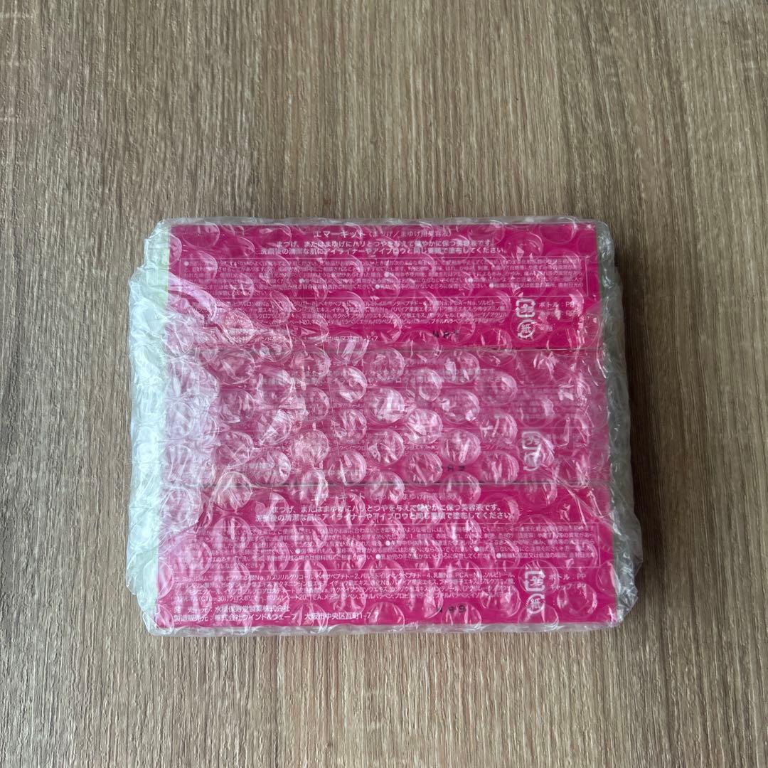 【新品　未使用】EMAKED まつ毛美容液　エマーキッド