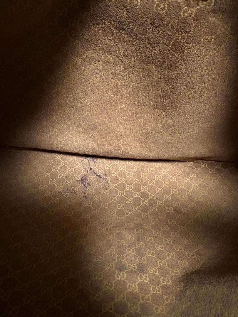 【未使用に近い】GUCCI グッチブラックレザー ショルダーバッグ