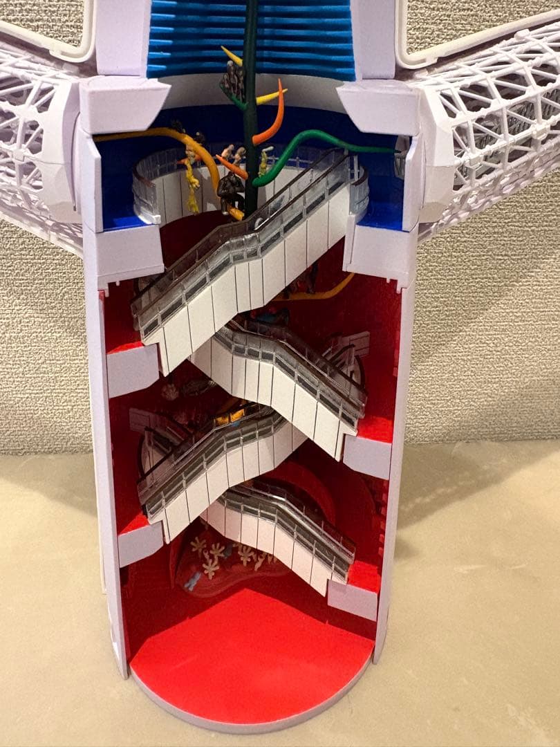 【極上塗装済み完成品】ARTPLA 太陽の塔 プラモデル プロ仕上げ 岡本太郎