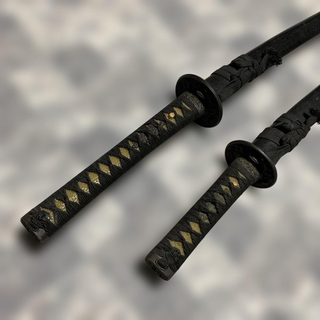 模造刀大小２本 黒柄 鶴松楕円鍔 黒梨地鞘