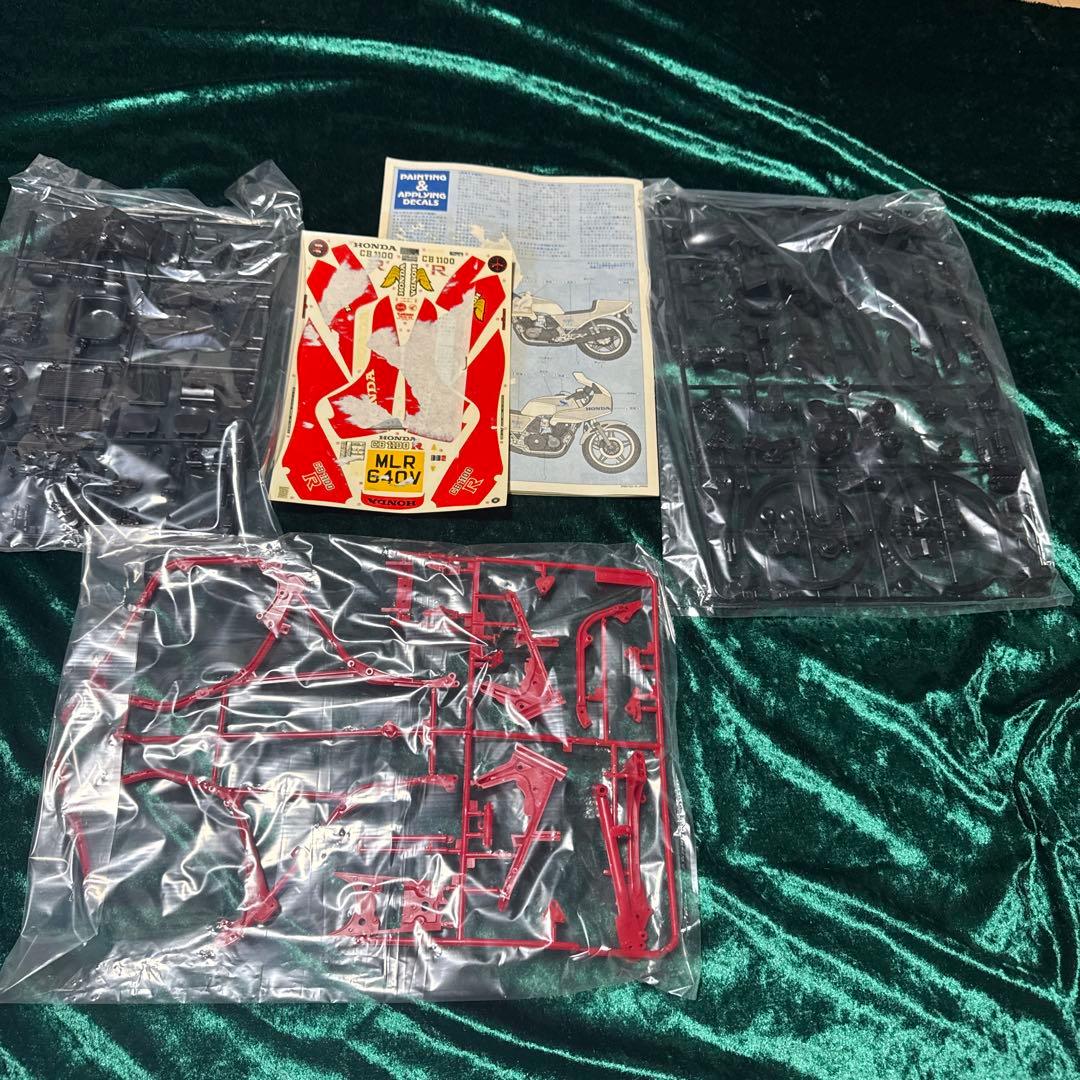 【未組立】CB1100R 1/6スケール