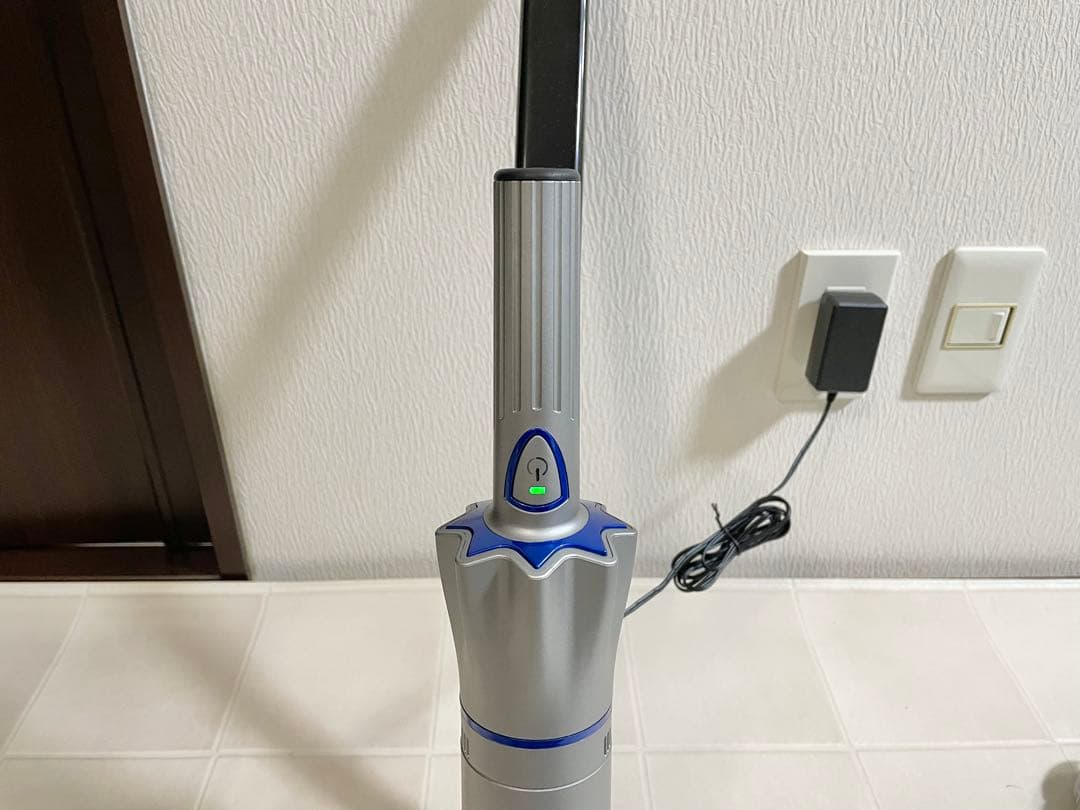 【Invictus One】超軽量コードレスクリーナー(INV-102SlL)